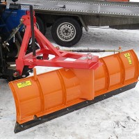 10012980-snehove-pluhy-za-traktor-4